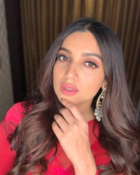 We loved the variation of shades in her sari and she teamed it with a. Slay or Nay: Bhumi Pednekar in an INR 42,000/- Arpita ...