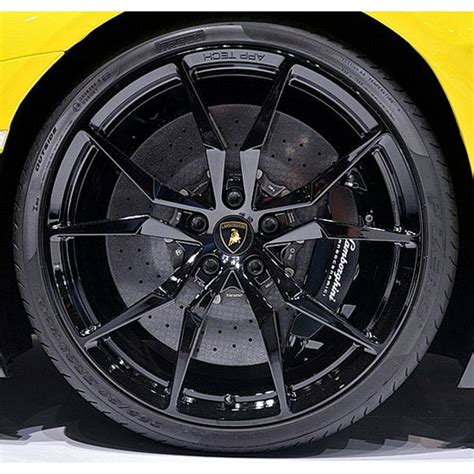 Arriba 95 Imagen Lamborghini Carbon Fiber Wheels Abzlocalmx