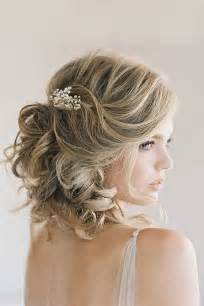 Below we've featured a handful of truly stunning bridal looks and wedding hairstyles, and the one for you might just be among them. 48 Trendiest Short Wedding Hairstyle Ideas | Wedding ...
