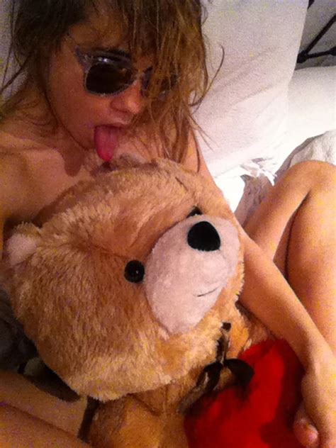 Suki Waterhouse Nude LEAKED Pics Topless Masturbation Porn