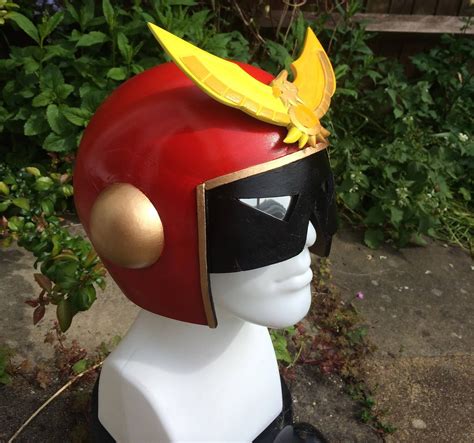 Where is captain falcons helmet?give me the link. Captain Falcon side | Cosplay costumes, Dork, Hats