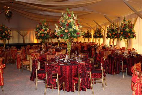 Make your event more appealing with our stunning chiavari chairs. Gold Chiavari Ballroom Chairs | United Rent All - Omaha