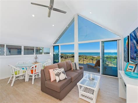 middle rock beach house absolute beach front nsw holidays and accommodation things to do