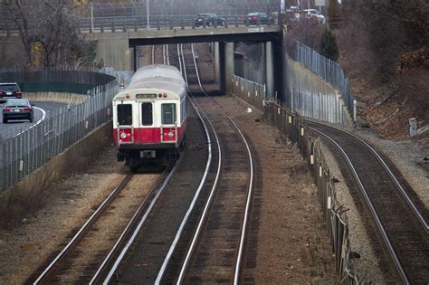 Life on the line (chinese: MBTA Considers Upgrading Full Red Line Fleet To Boost ...