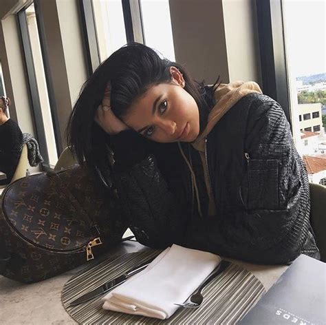 Kylie Jenner Bored The Hollywood Gossip