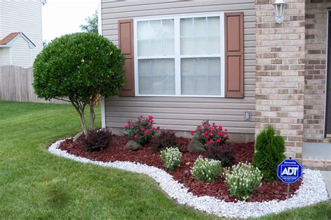 Lava Rock With White Chip Stone Accent Front Yard Landscaping Design