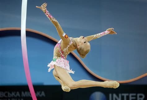 Rhythmic Gymnasts Seem To Defy Physics Photo 4 Pictures Cbs News
