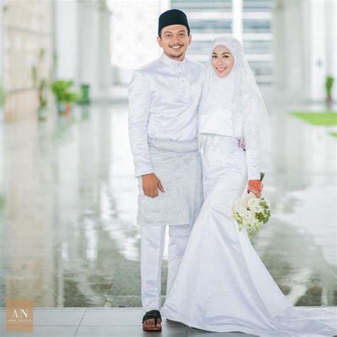 20 inspirasi model kebaya putih untuk akad nikah, demi penampilan yang anggun dan megah kebaya putih untuk akad nikah. 16+ Artis Malaysia Yang Berkahwin Sepanjang Tahun 2015 ...