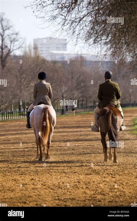 Horseriders Rotten Row Hyde Park London Stock Photo Alamy