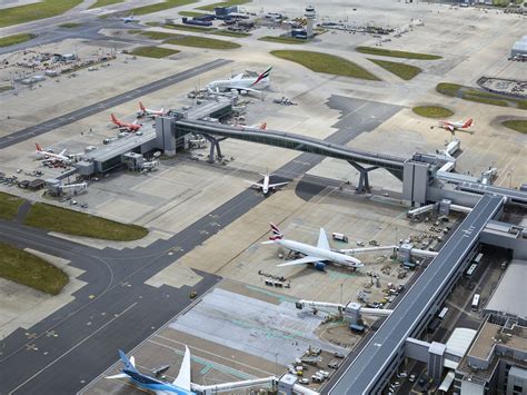 Gatwick Airport Signs Parking Agreement With Parkcloud Passenger