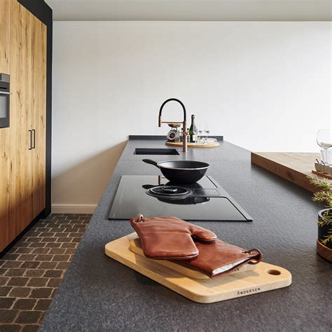 Eine küchenarbeitsplatte aus granit ist die richtige wahl für alle, die sich eine exklusive. Granit-Arbeitsplatte - Granit Zinbabwe Black - OCCITANIE PIERRES