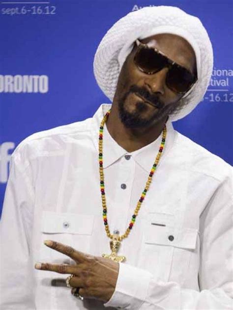 Snoop Dogg Smokes Over 100 Joints Per Day His Professional Blunt