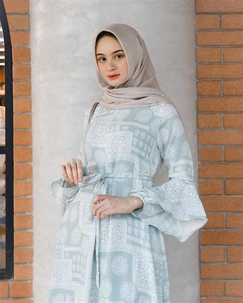 Jenis pashmina ini cocok digunakan baik untuk acara formal maupun. 10 Pesona Sabrina Salsabila, Selebgram Cantik yang ...