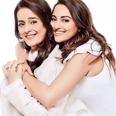 Sonakshi Sinha Celebrates Her Mom Poonam Sinhas 70th Birthday Shares Inside Picture From Party