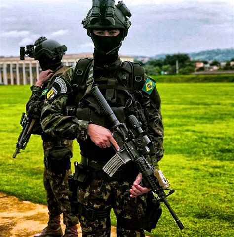 Pin De Wbusiness Em Militarismo Com Imagens Comandos Exercito
