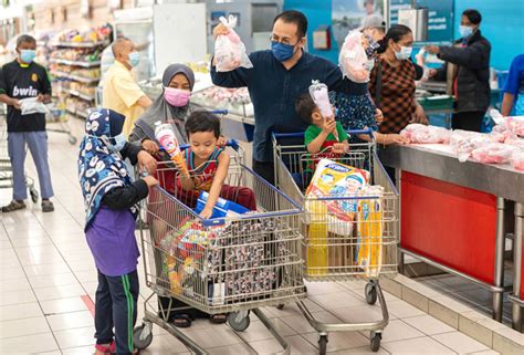 Best dining in bukit mertajam, seberang perai district: Abaikan mesyuarat penting, Steven Sim bantu ibu 10 anak ...