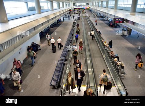 Moving Walkway Airport Hi Res Stock Photography And Images Alamy