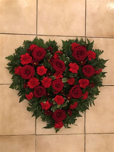 Red Rose And Carnation Heart Buy Online Or Call 0207 407 1666