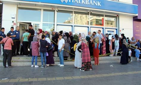 TOKİ başvuruları için bankalar önünde yoğunluk oluştu Bismil Haber