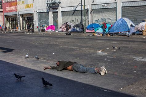In the shadow of los angeles's glimmering financial district skyscrapers, skid row is like vegas for junkies. Apu Gomes on Twitter: "Skid Row, Downtown Los Angeles ...