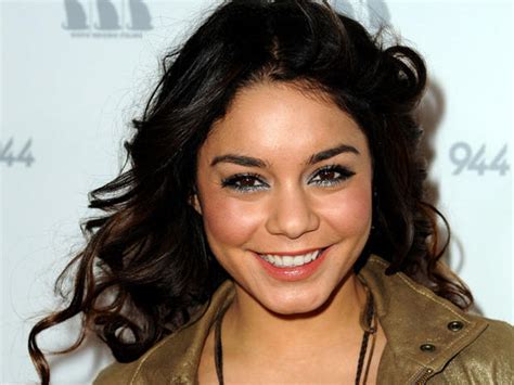 Vanessa Hudgens Nude Pictures Hacked From E Mail Fbi Now Involved Says Report Cbs News