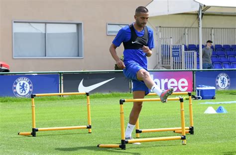 This free online tool converts your jpg images to png format, applying proper compression methods. 공홈 하킴 지예흐, 첼시 훈련 시작! - 포텐 터짐 최신순 - 에펨코리아