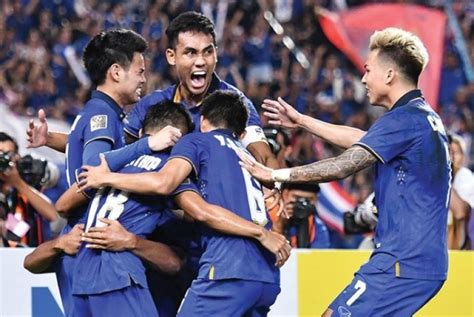 Pertandingan pembuka piala aff suzuki 2016 antara timnas thailand lawan indonesia akan digelar sore ini (19/11) di philippine sports stadium, filipina. Thailand Juara Piala AFF 2016 | Republika Online
