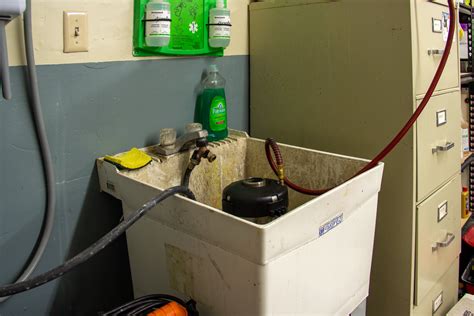 In south boston, ma johnny b's pest control is only a phone call away! BB-Pest-Lynn-Shoot-0004-min | B & B Pest Control