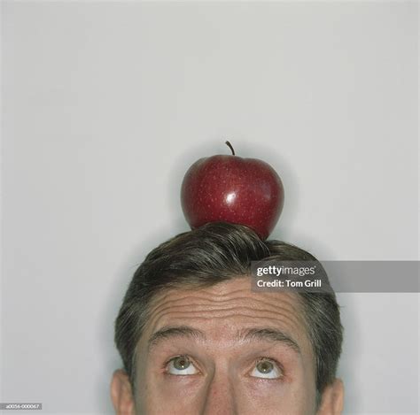 Man With Apple On Head Stock Foto Getty Images