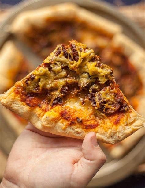 Chegaram as vegan & veggie, agora sem desculpas! Vegan Stuffed Crust Pizza | Pizza Hut Copycat | Recipe | Food recipes, Vegan pizza recipe, Happy ...