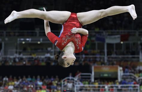 Olympics gymnastics team ranked by height: APphoto_Rio Olympics Artistic Gymnastics Women