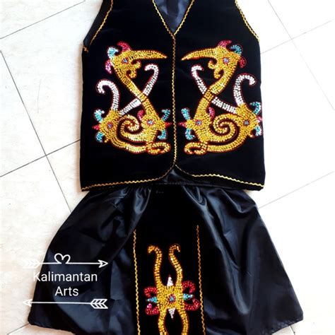Semoga informasi baju adat sunda anak laki laki diatas bisa berguna buat kamu. Jual Baju Adat Dayak Kalimantan Laki Laki Pria Dewasa ...