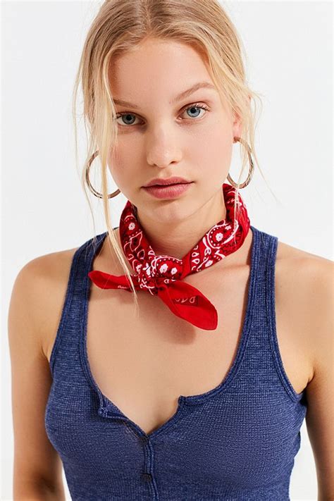 8 Ways To Style A Bandana College Fashion