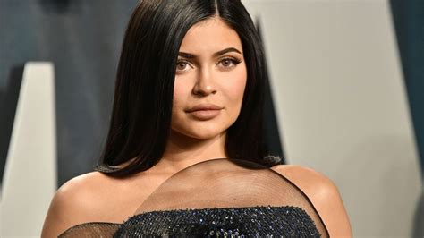 Is The Kylie Jenner Lip Challenge Permanent Otakukart