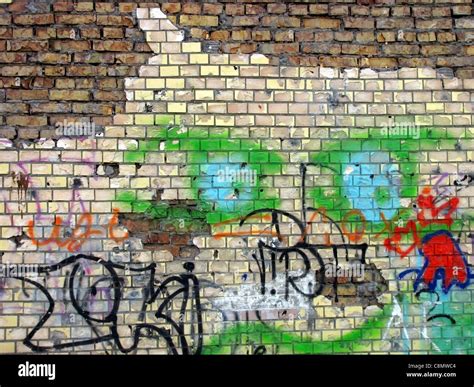 Graffiti Drawing Hi Res Stock Photography And Images Alamy