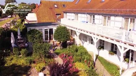 Im haus am meer genießen sie helle und freundliche zimmer nur 2 gehminuten vom strand entfernt. Hotel "Haus am Meer", Ahrenshoop - kleiner Rundflug - YouTube