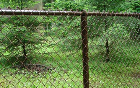 Wholesale deck, fence, & railing supply. BROWN VINYL CHAIN LINK - Fitzpatrick Fence And Rail