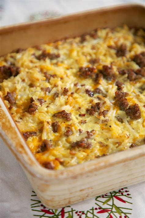 In the bottom of a large bowl, mix the sour cream with paprika, salt, pepper, nutmeg and cayenne until distributed. 15 Breakfast Casserole Recipes - My Life and Kids