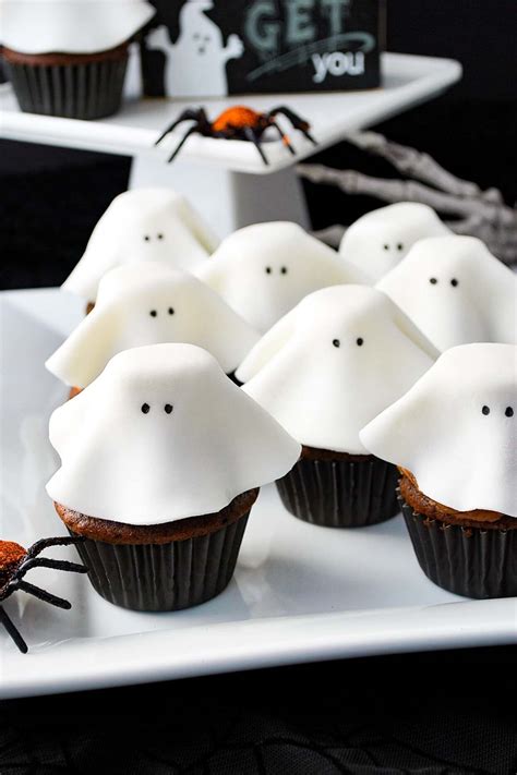 Easy Fondant Ghost Cupcakes Amees Savory Dish