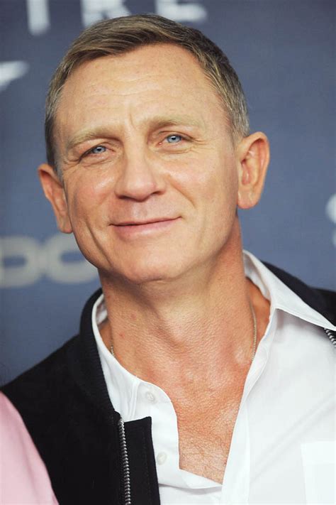 One of the british theatre's most famous faces, daniel craig, who waited tables as a struggling teenage actor with the national youth theatre he was born daniel wroughton craig on march 2, 1968, at. Daniel Craig and the cast of Spectre at photo call in London and people are complaining movie is ...