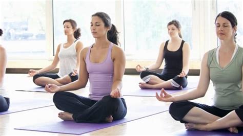 Simpele Yoga Oefeningen Voor Beginners Voor Sterke Buikspieren