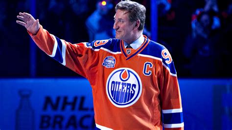 Eishockey Trikot Von Nhl Legende Wayne Gretzky Für Rekordsumme Versteigert