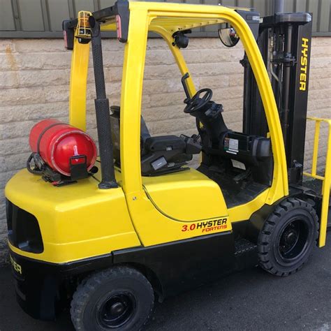 leeds company hire reconditioned forklift forktrucks