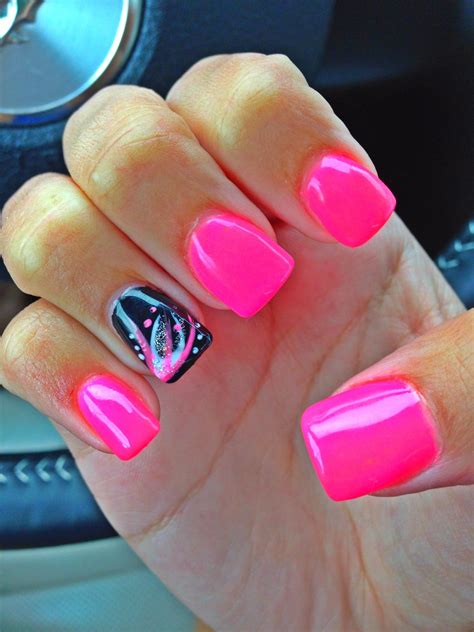 Pink And Black Acrylics Such A Pretty Design With A Neon Color Perfect