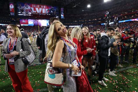 Look Nfl World Reacts To Owner S Daughter S Birthday Photos The Spun