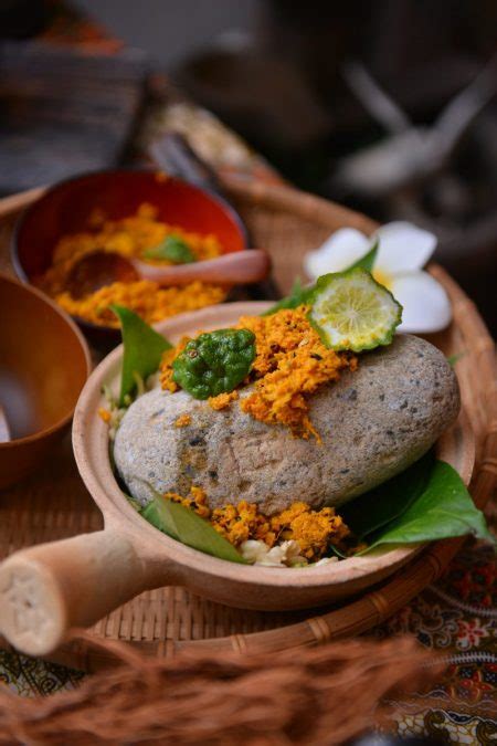 Selepas resume, salinan ic dan sijil kelahiran. Cara Betul Bertangas Herba Di Rumah, Batu Sungai Tu Wajib ...