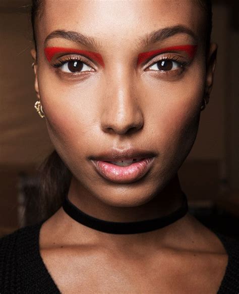 We Explain All The Biggest Beauty Trends From New York Fashion Week See Them All Here Makeup