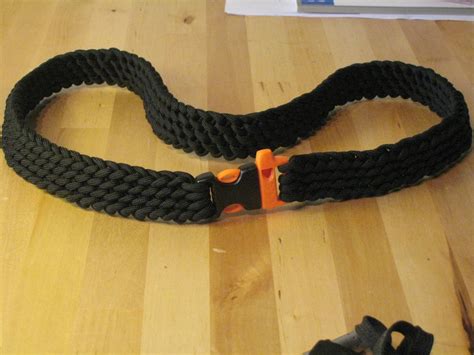 Double cobra knot paracord belt: 22 DIY Paracord Belt Projects | Guide Patterns