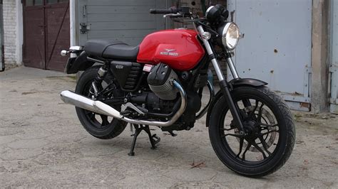 Moto guzzi v7 stone moto guzzi is an italian motorcycle producer and the most proven european maker in persistent motorbike technology. Moto Guzzi V7 II 2014 exhaust sound. - YouTube