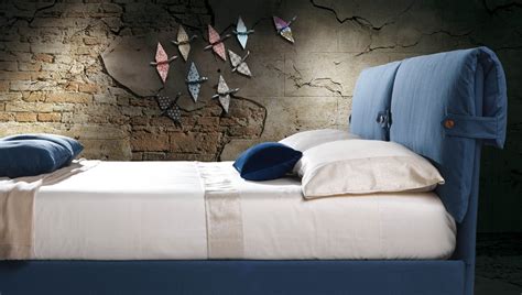 Volete dei cuscini originali per la vostra casa? Letto dal design senza tempo | IDFdesign